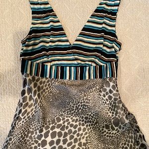 Black tan and turquoise v-neck front and back top.